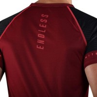 T-shirt vin à manches fougueuses sans fin  Offre - Pas cher